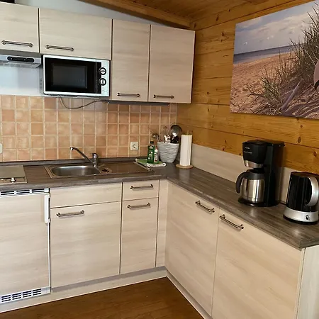 Ostsee- Strandkoerbchen- Waldblick アパート